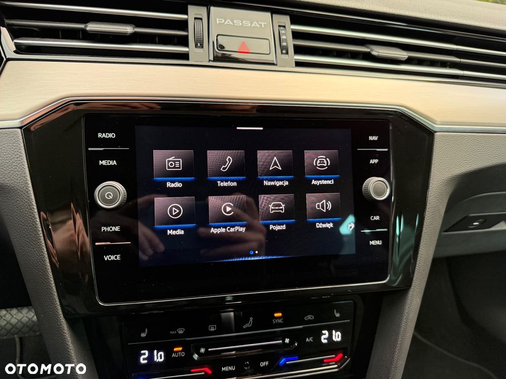 Volkswagen Passat - 25