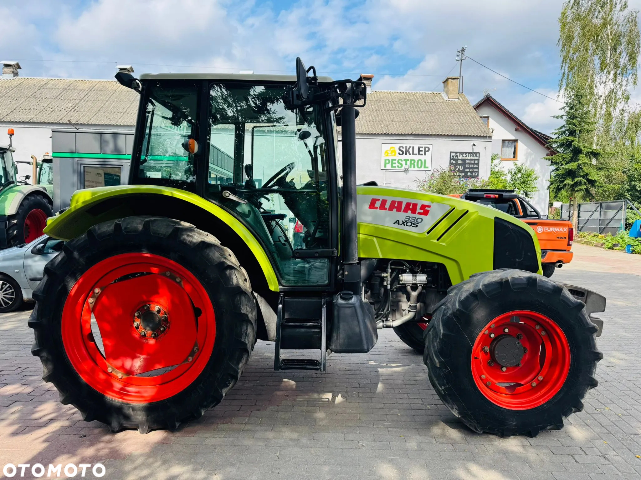 Claas Axos 330 - 9