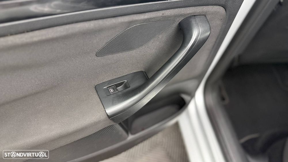 VW Golf Variant 1.6 TDi Confortline - 15