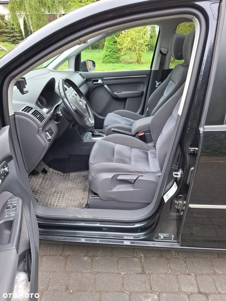 Volkswagen Touran - 14