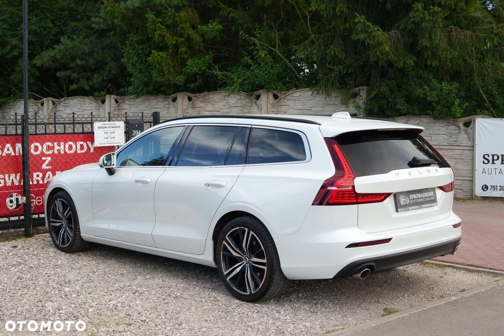 Volvo V60 B3 B DKG Momentum Pro - 36