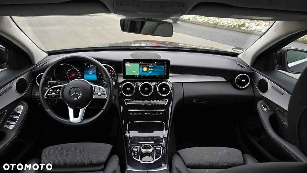 Mercedes-Benz Klasa C 220 d 4Matic T 9G-TRONIC Avantgarde - 13