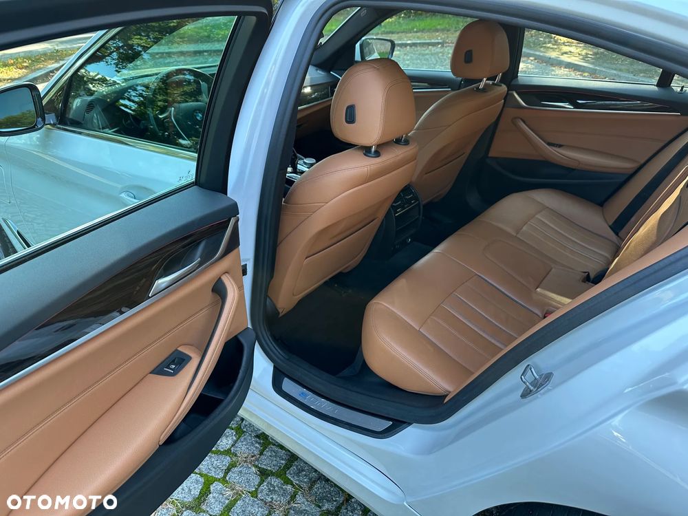 BMW Seria 5 530i xDrive Sport Line - 8