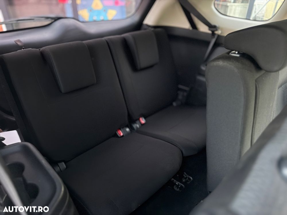 Mitsubishi Outlander - 10