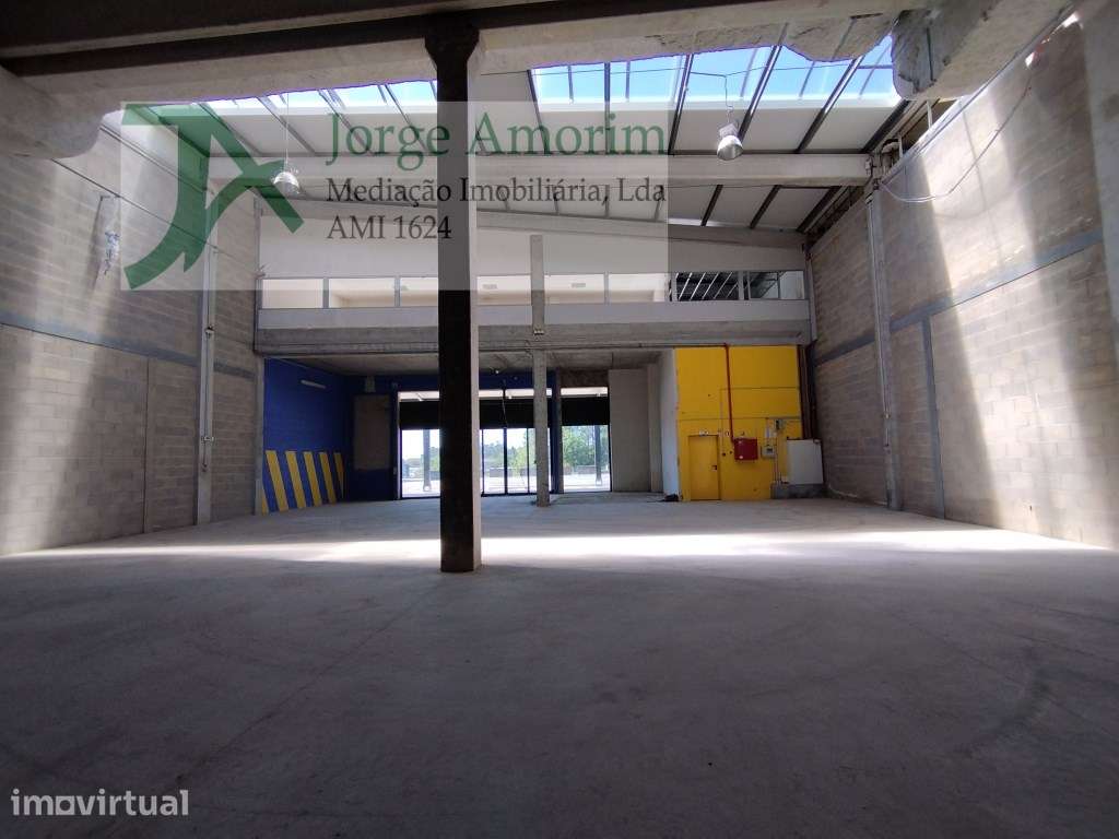Armazém 1500 m2. Acesso a tir. Excelente parque - Grande imagem: 3/5