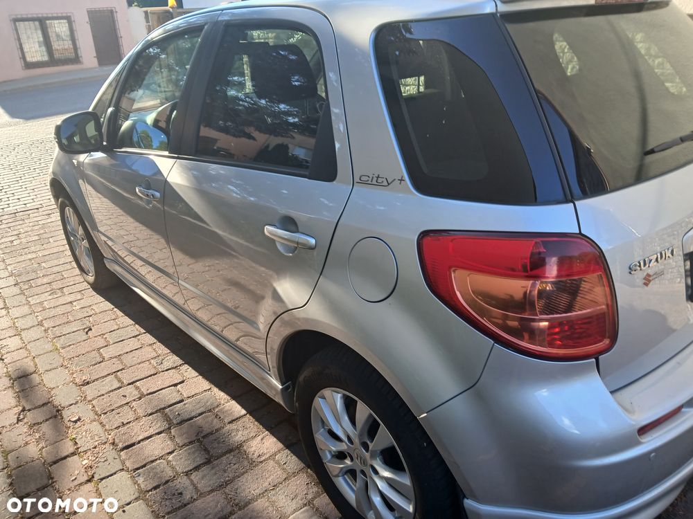 Suzuki SX4 - 4