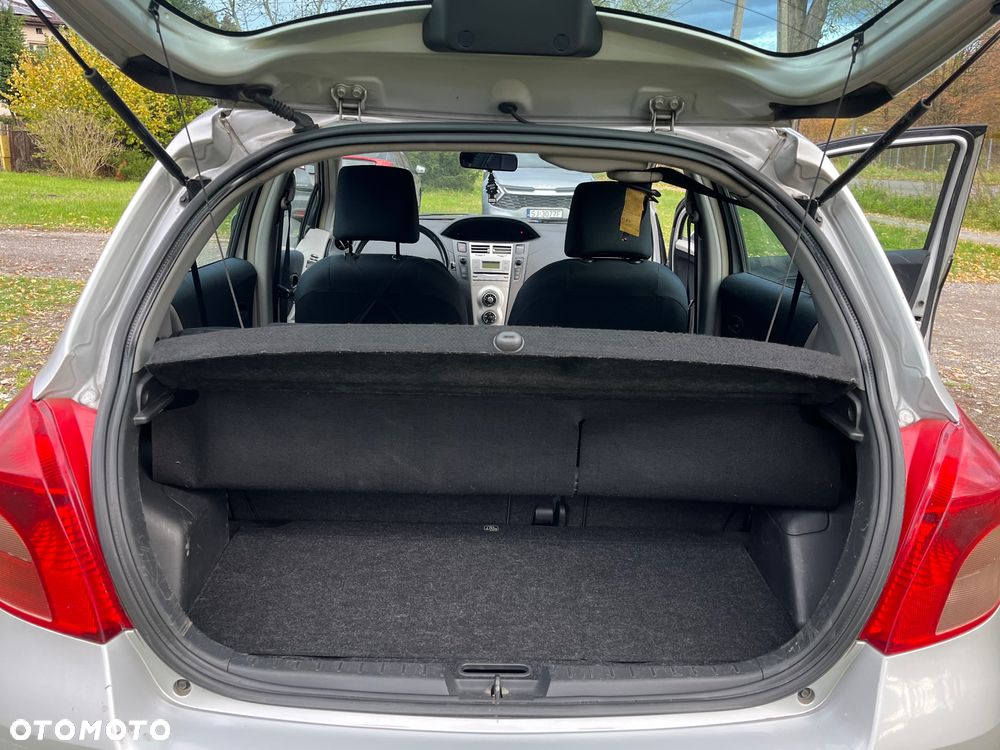 Toyota Yaris - 4