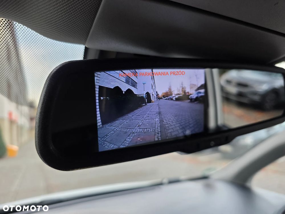 Toyota Avensis 1.8 Premium - 32