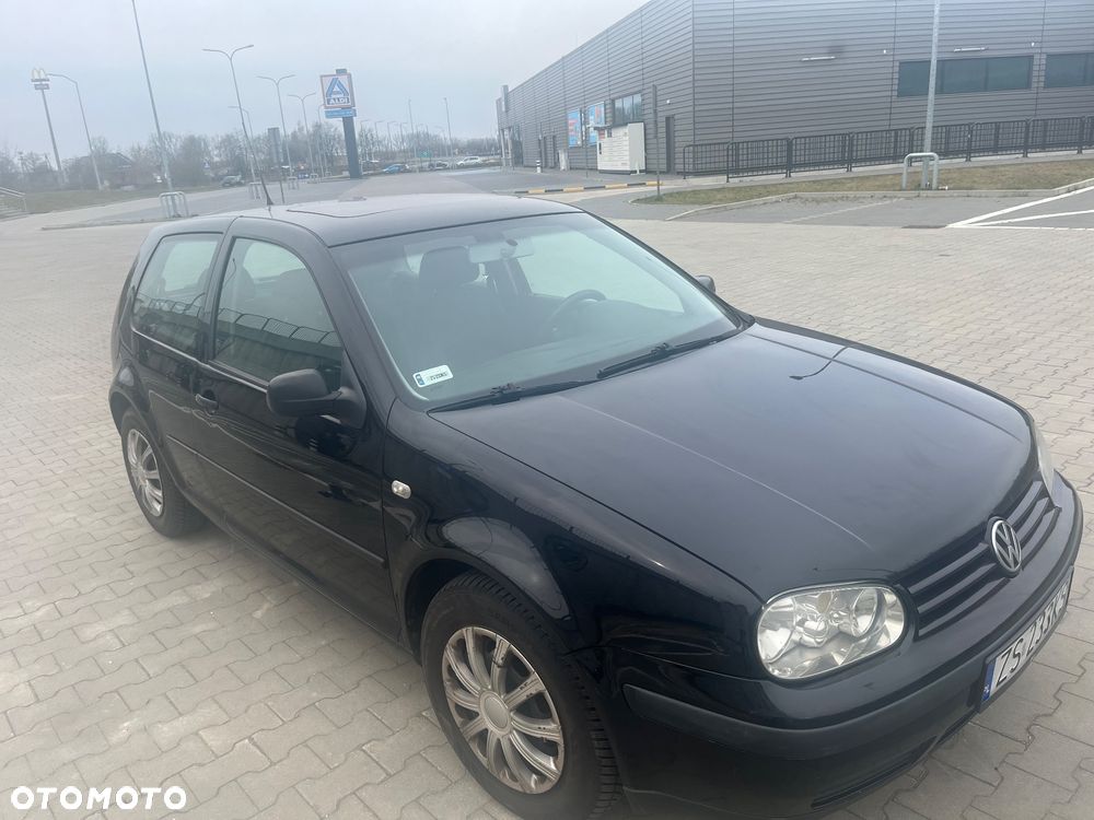 Volkswagen Golf - 6