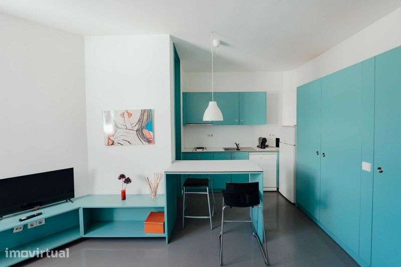Apartamento T1 renovado junto ao Metro da Trindade - Grande imagem: 3/7