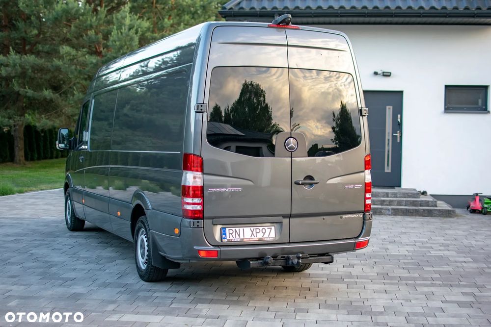 Mercedes-Benz Sprinter 319 - 19