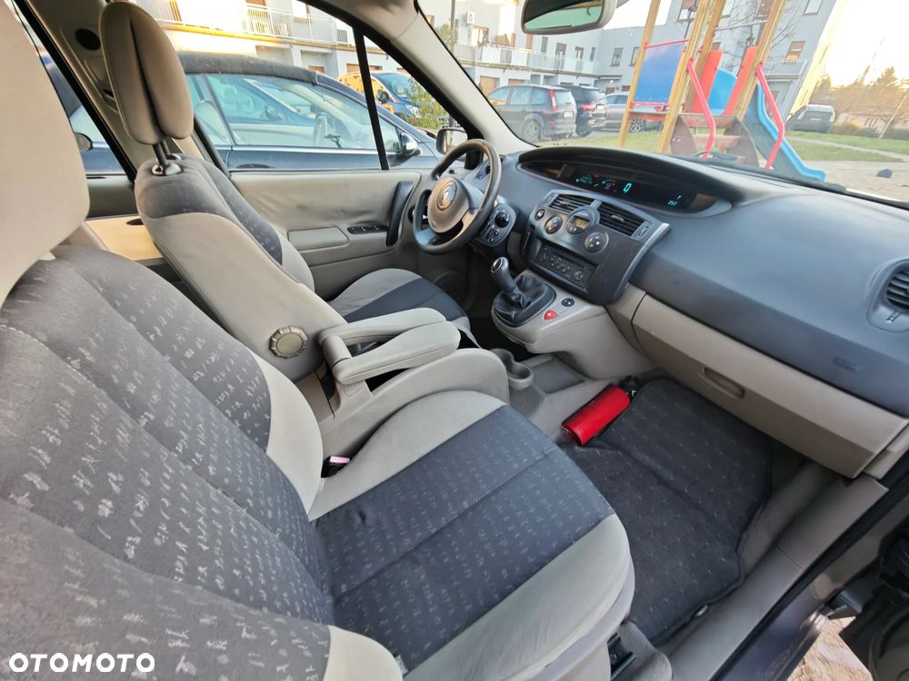 Renault Scenic 1.5 dCi Emotion - 8