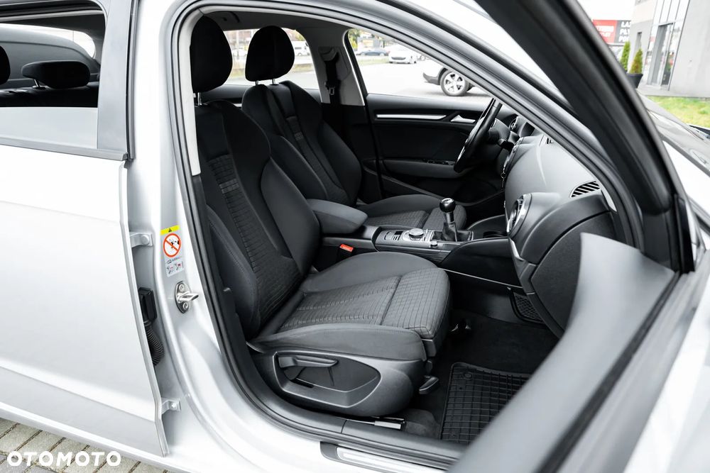 Audi A3 Sportback 1.8 TFSI Attraction - 23