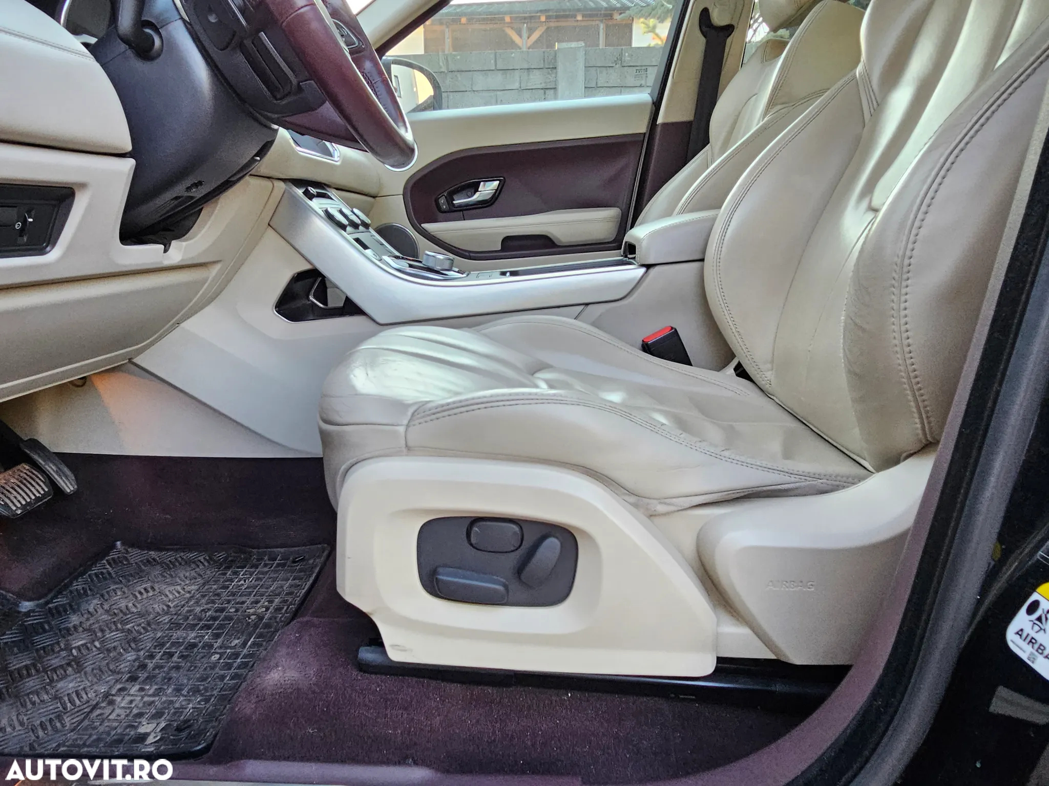 Land Rover Range Rover Evoque - 16