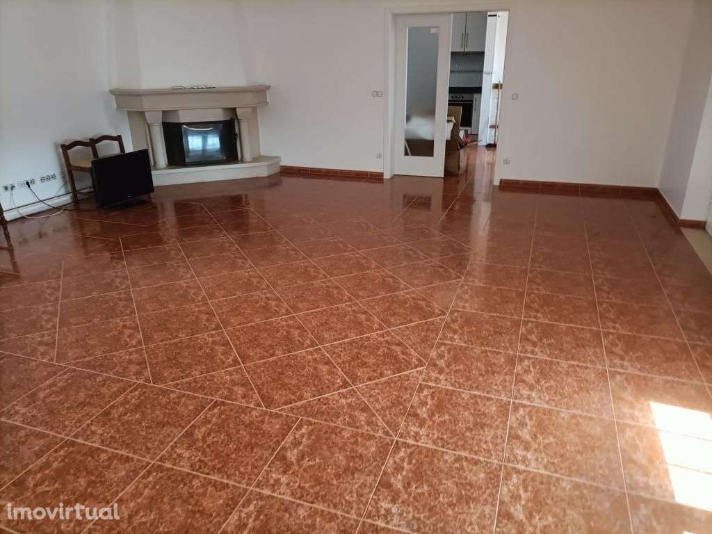 Moradia-T-8 com Terreno-Casal Jorge Dias-Alcobaça-Leiria - Grande imagem: 2/17