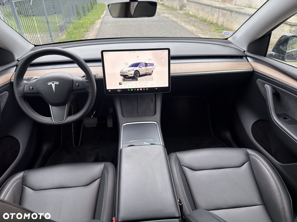Tesla Model Y Long Range Dual Motor AWD - 6