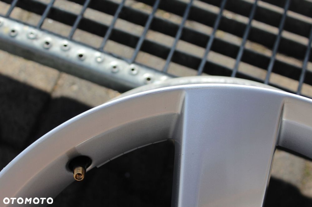 1x oryg vw passat 16cali 5x112 et45 7j 3aa601025a - 4