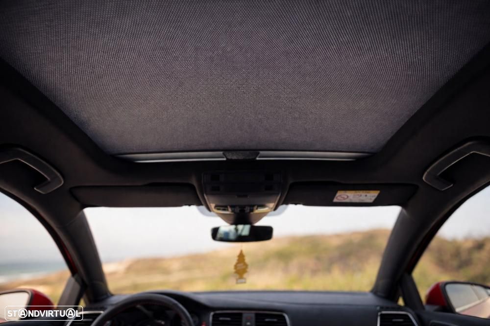 VW Golf 2.0 TSI GTI DSG - 32