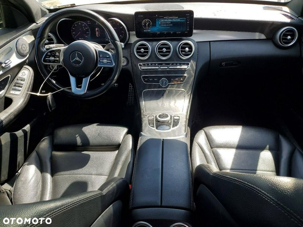 Mercedes-Benz Klasa C 300 4Matic 9G-TRONIC AMG Line - 8