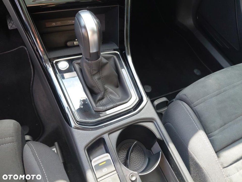Volkswagen Touran - 17