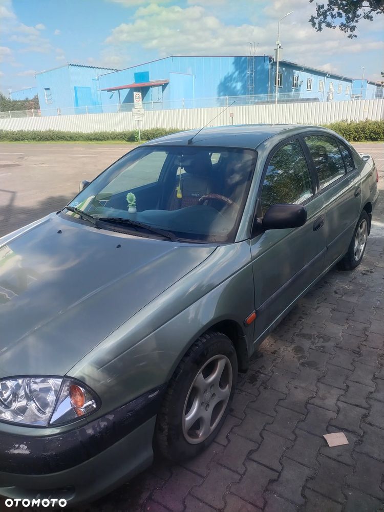 Toyota Avensis 2002 photo 3