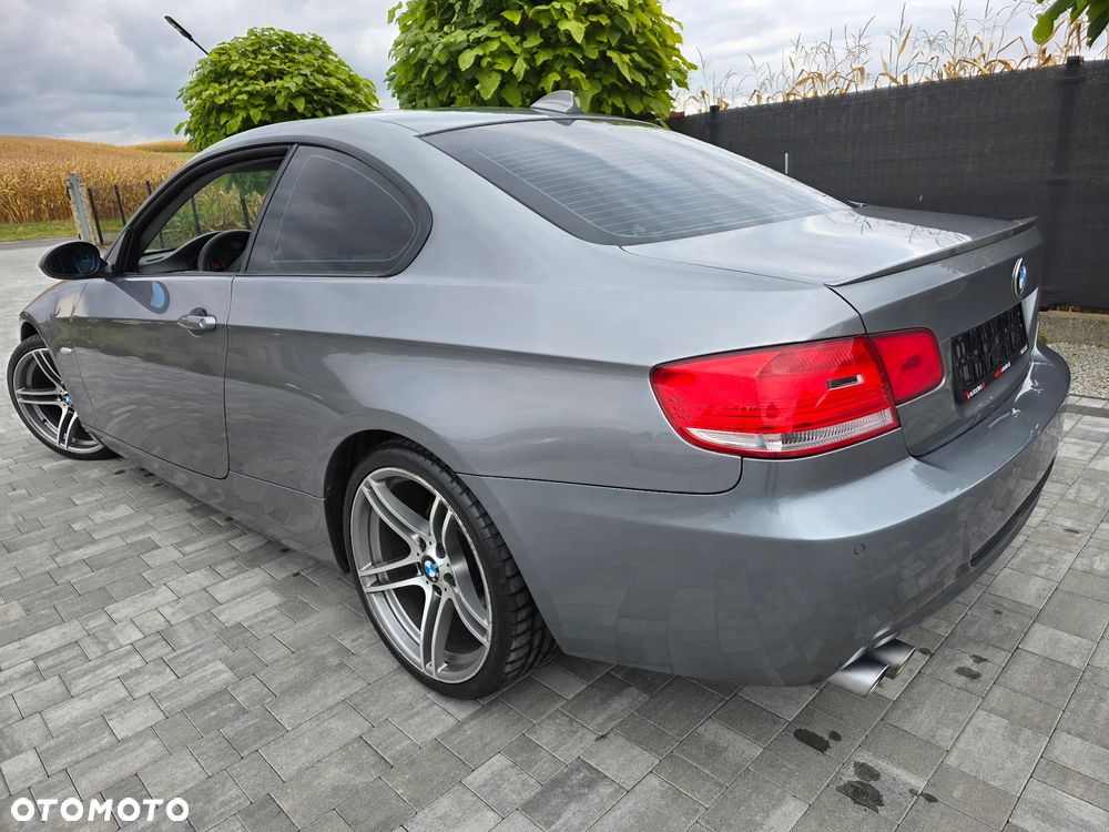 BMW Seria 3 325i - 21