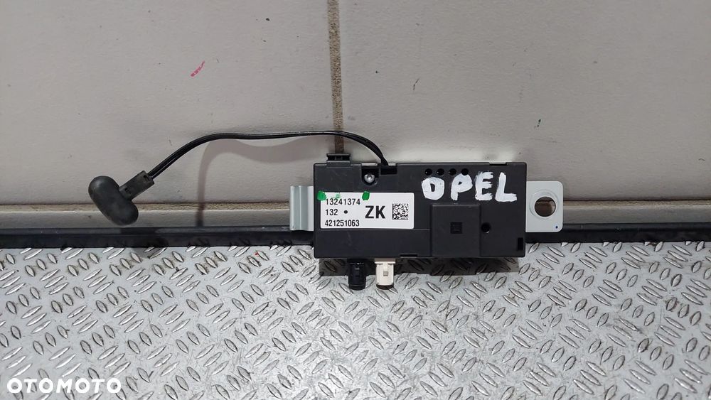 WZMACNIACZ ANTENOWY OPEL INSIGNIA R2012 NR 13241374 - 1