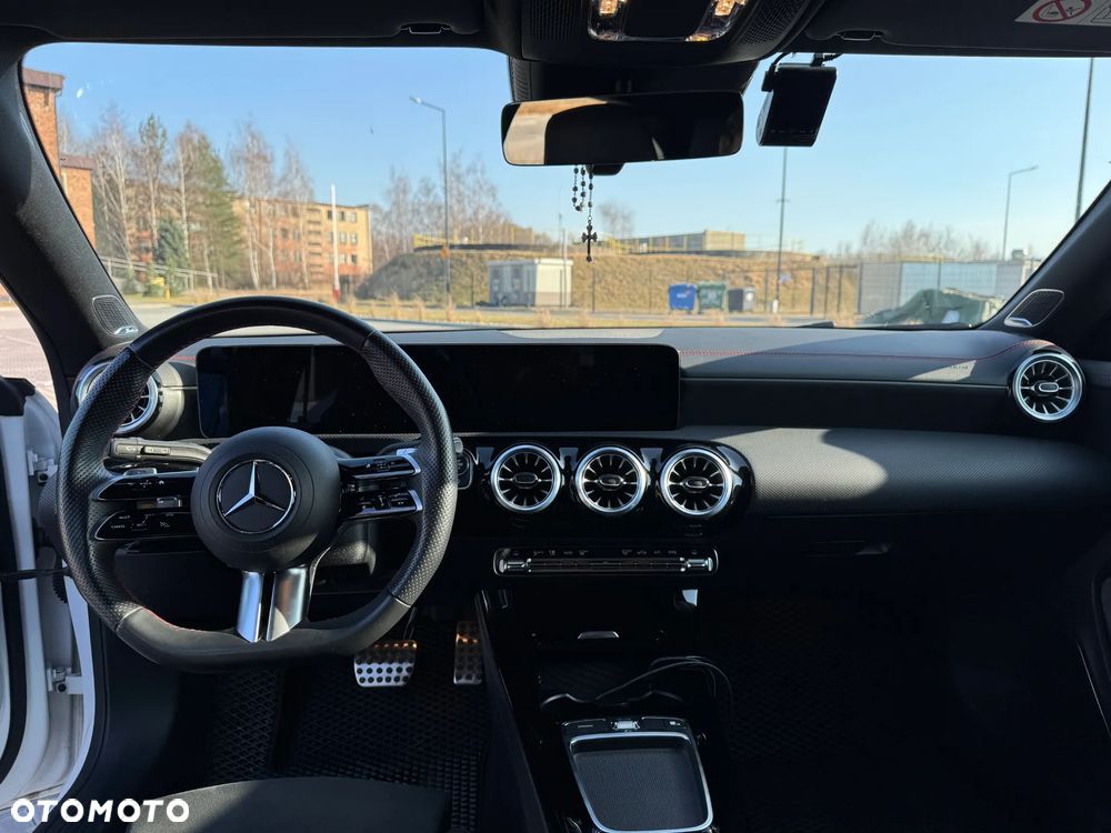 Mercedes-Benz CLA 200 mHEV AMG Line 7G-DCT - 12