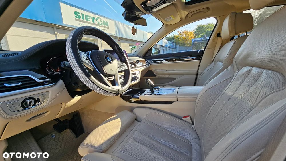 BMW Seria 7 730d xDrive - 27