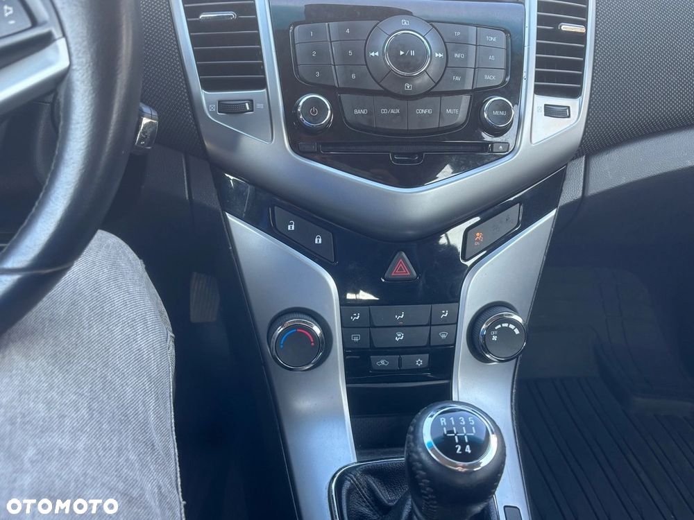 Chevrolet Cruze 1.6 LT - 13