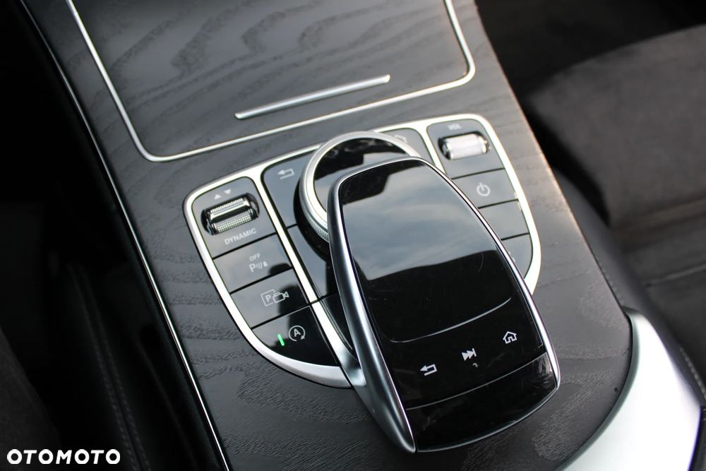 Mercedes-Benz Klasa C 200 9G-TRONIC AMG Line - 15