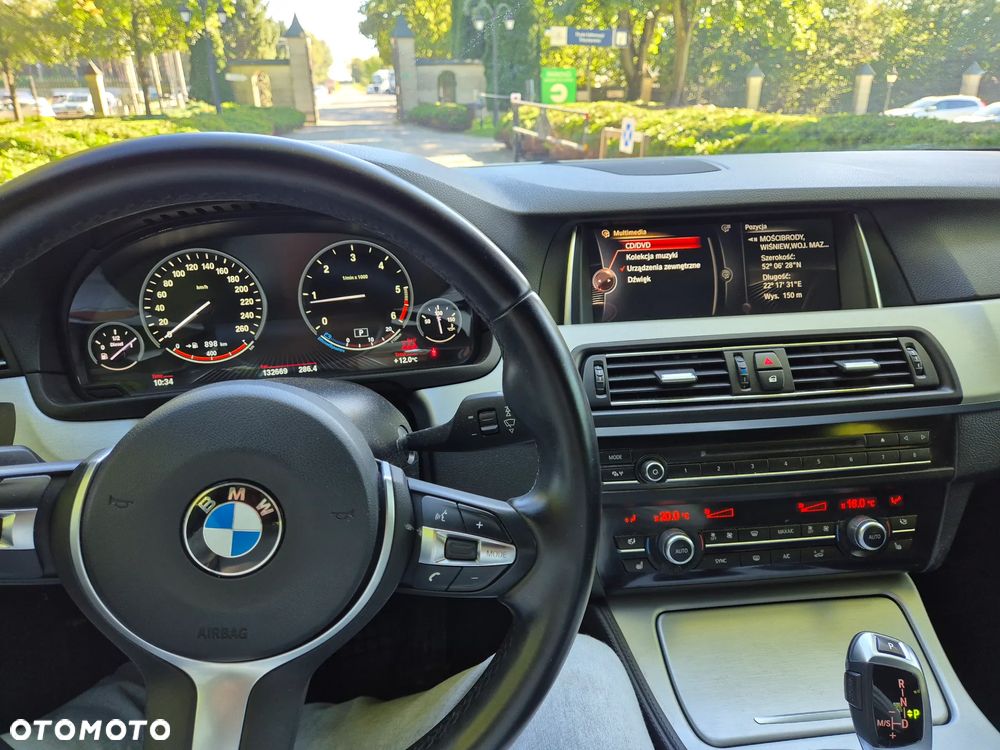 BMW Seria 5 520d xDrive - 12