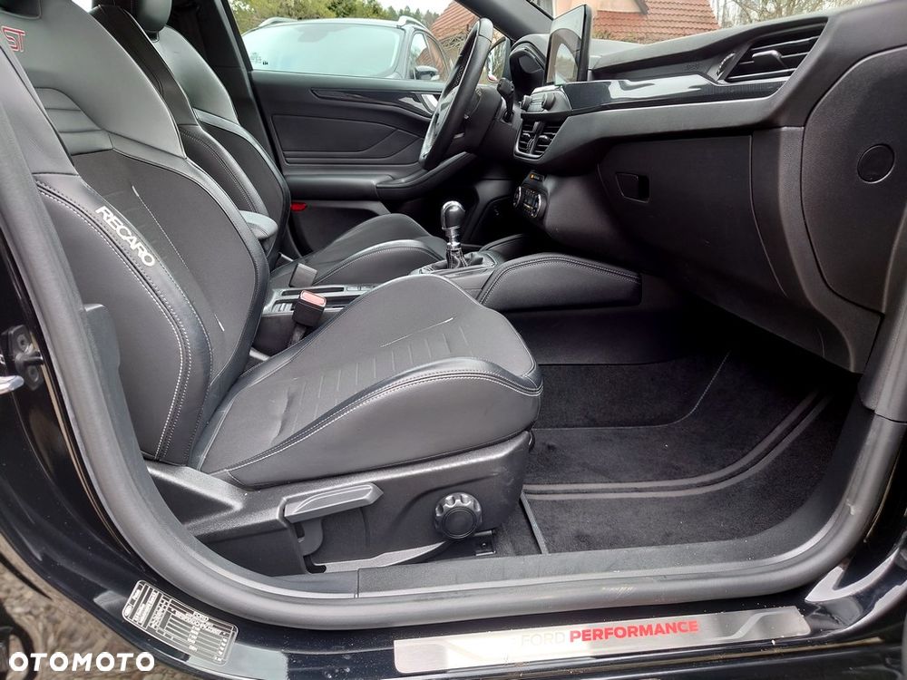 Ford Focus 2.0 EcoBlue ST - 17