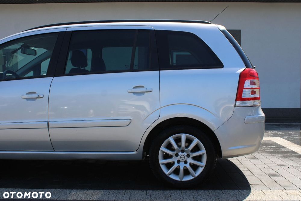 Opel Zafira - 16