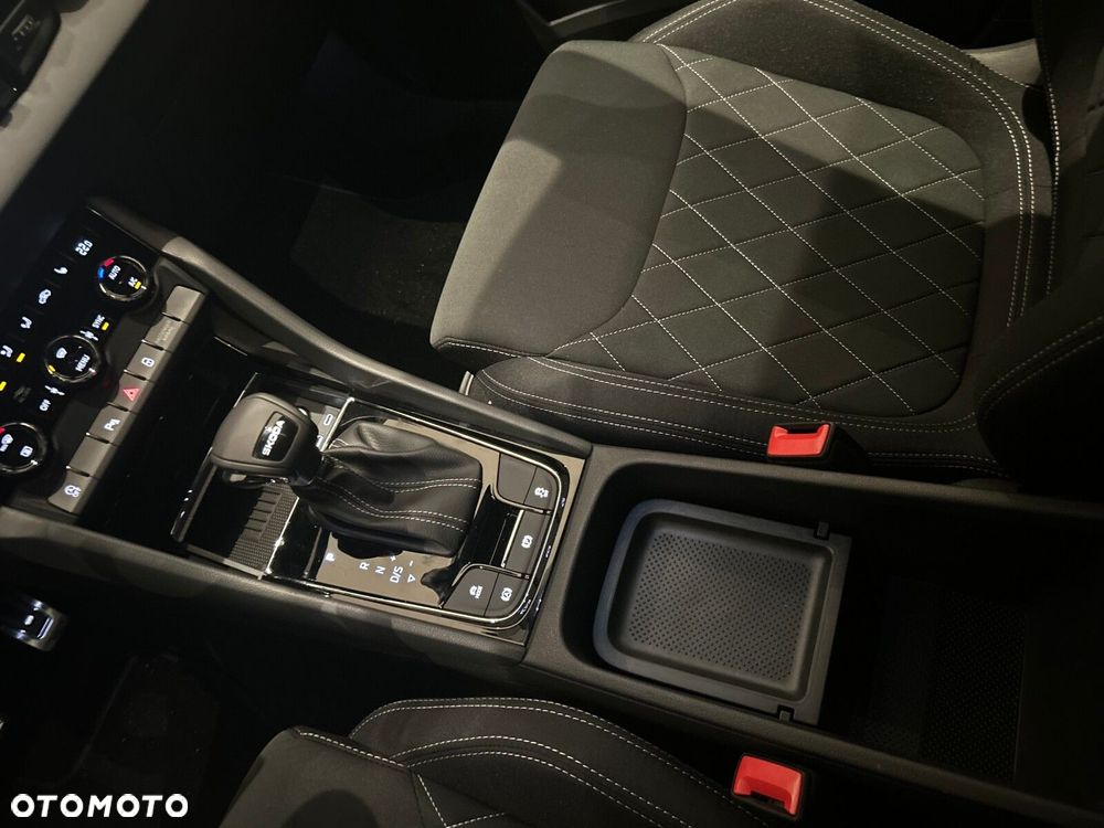 Skoda Karoq 1.5 TSI ACT Sportline DSG - 31