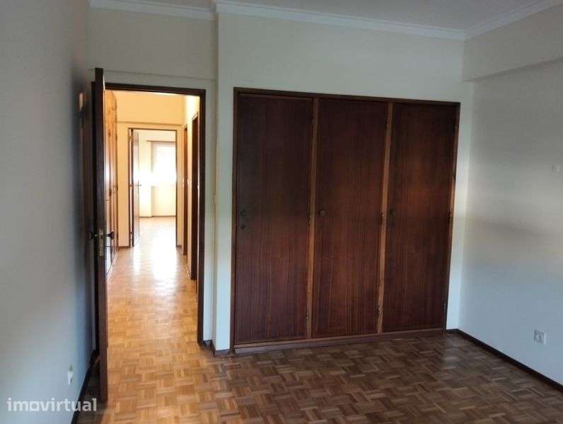 Arrenda-se T3 renovado em Odivelas com garagem - Grande imagem: 5/8