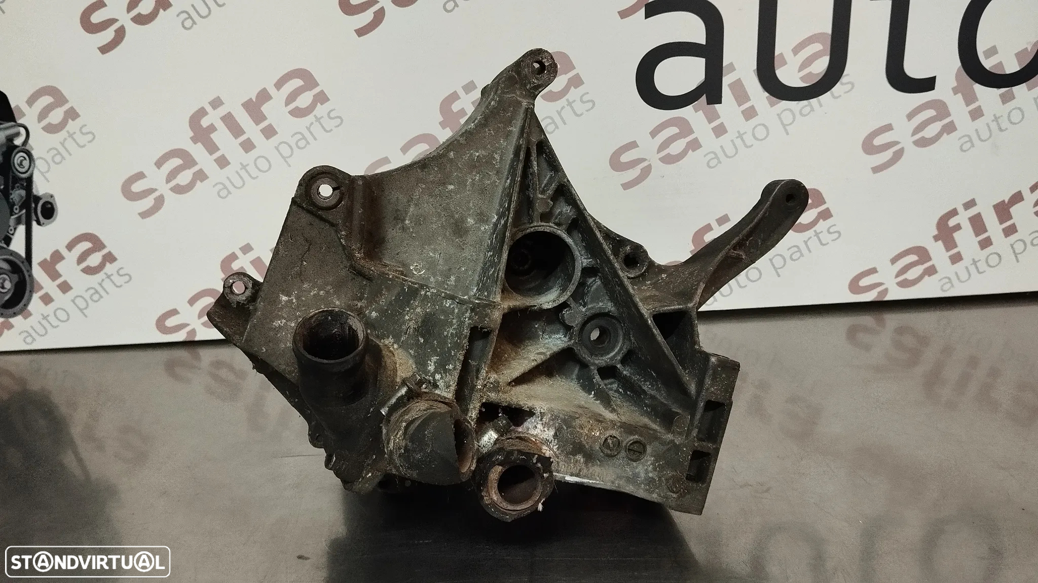 APOIO DO ALTERNADOR AUDI A4 B5 / VOLKSWAGEN PASSAT B5 1.9TDI  REF 028903143AF - 2