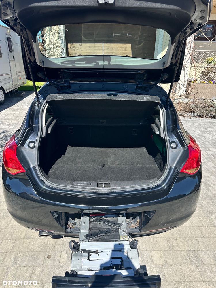 Opel Astra 1.4 Turbo Design Edition - 10