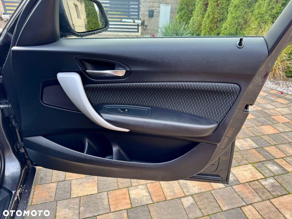 BMW Seria 1 118d Sport Line - 16