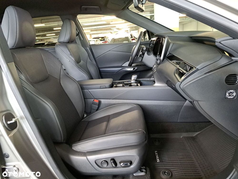 Lexus RX - 17