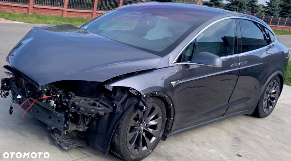 Tesla Model X 75D Allradantrieb - 2