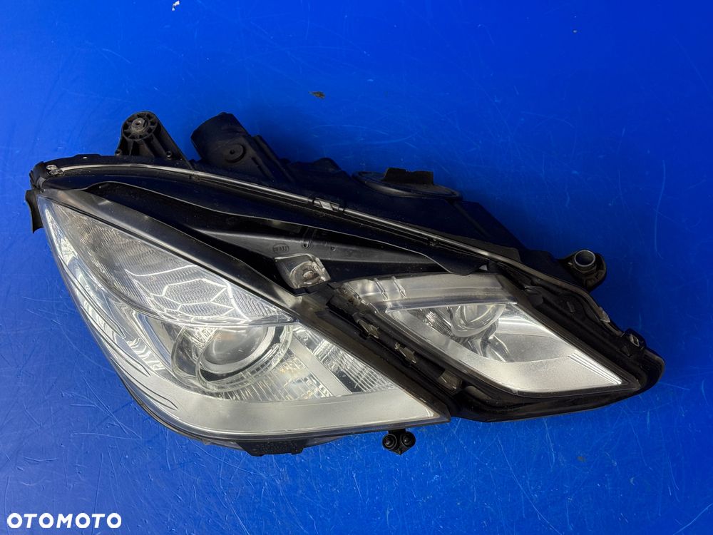 Prawy BI XENON MERCEDES W212 HELLA BDB KOMPLETNA - 2