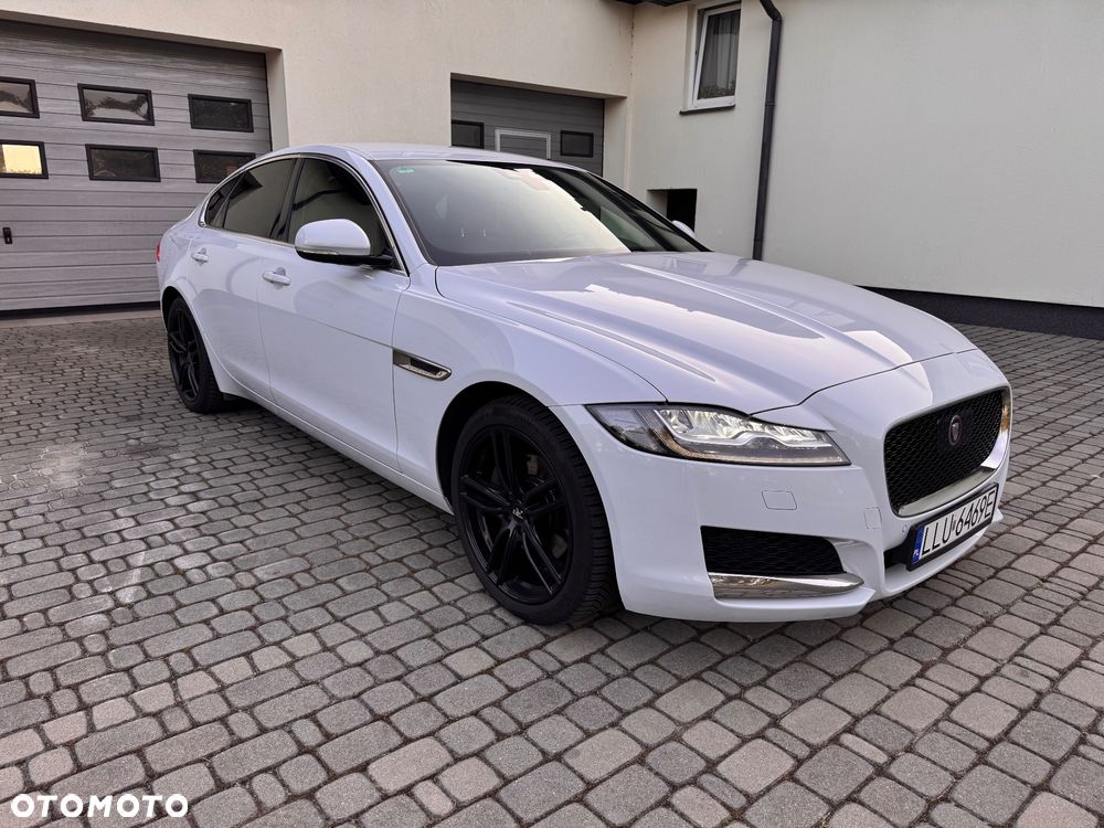 Jaguar XF 20d Prestige - 7