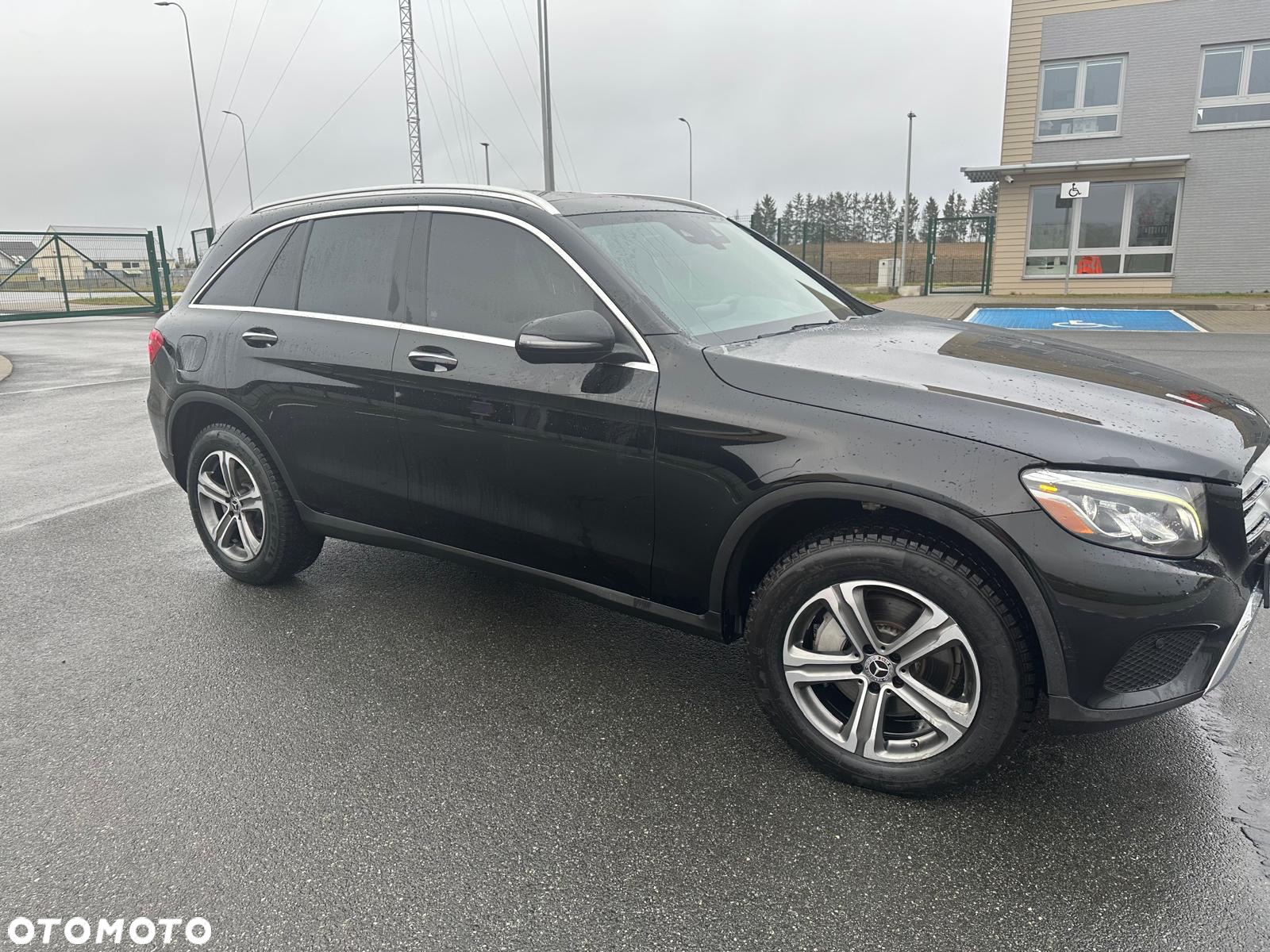 Mercedes-Benz GLC 300 Coupe 4Matic 9G-TRONIC - 4