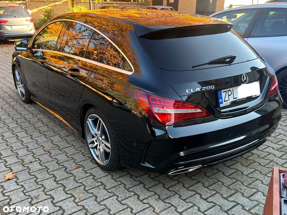 Mercedes-Benz CLA 200 7G-DCT AMG Line - 3