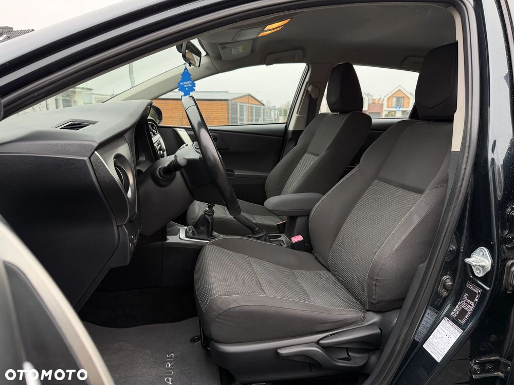 Toyota Auris 2.0 D-4D Premium - 10