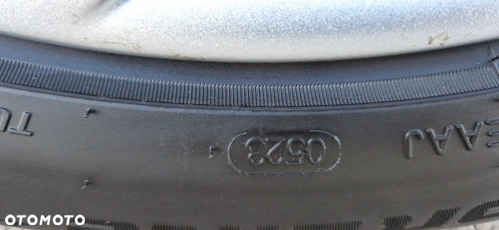 Ford Grand C-MAX - 11