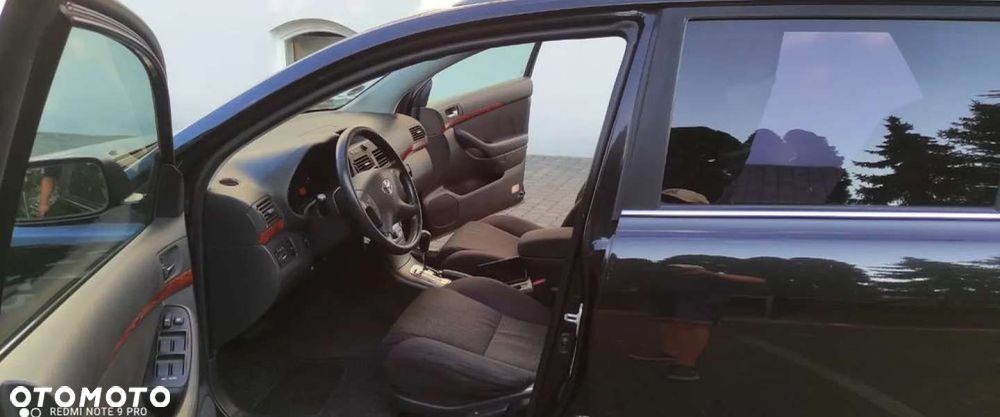Toyota Avensis - 5