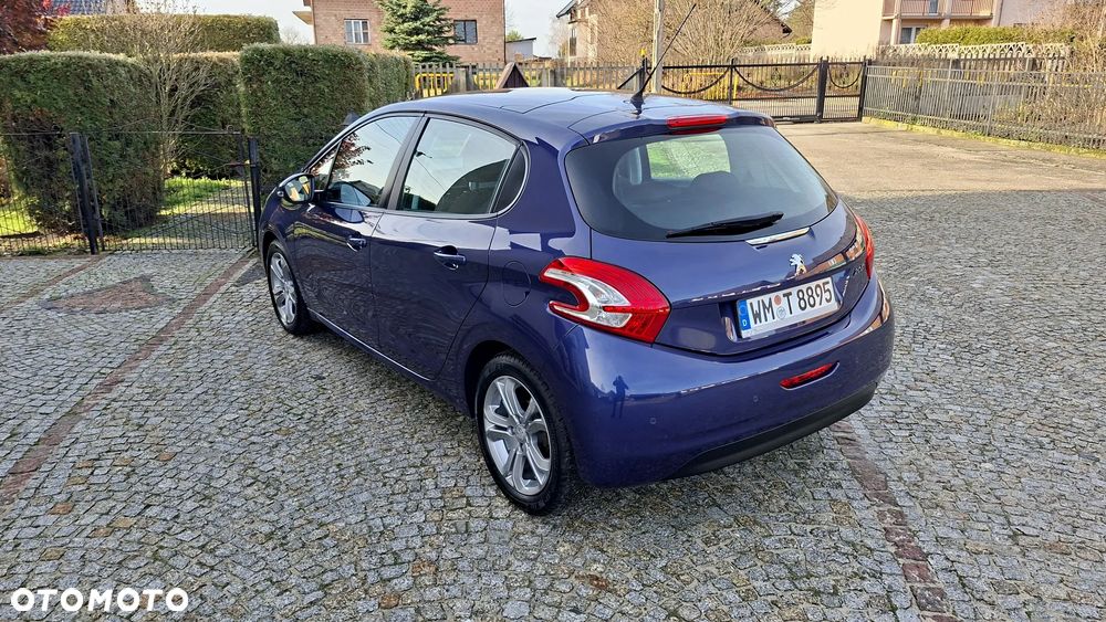 Peugeot 208 1.2 PureTech Allure - 12
