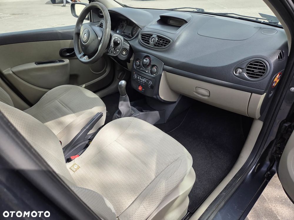 Renault Clio 1.2 16V Emotion - 2